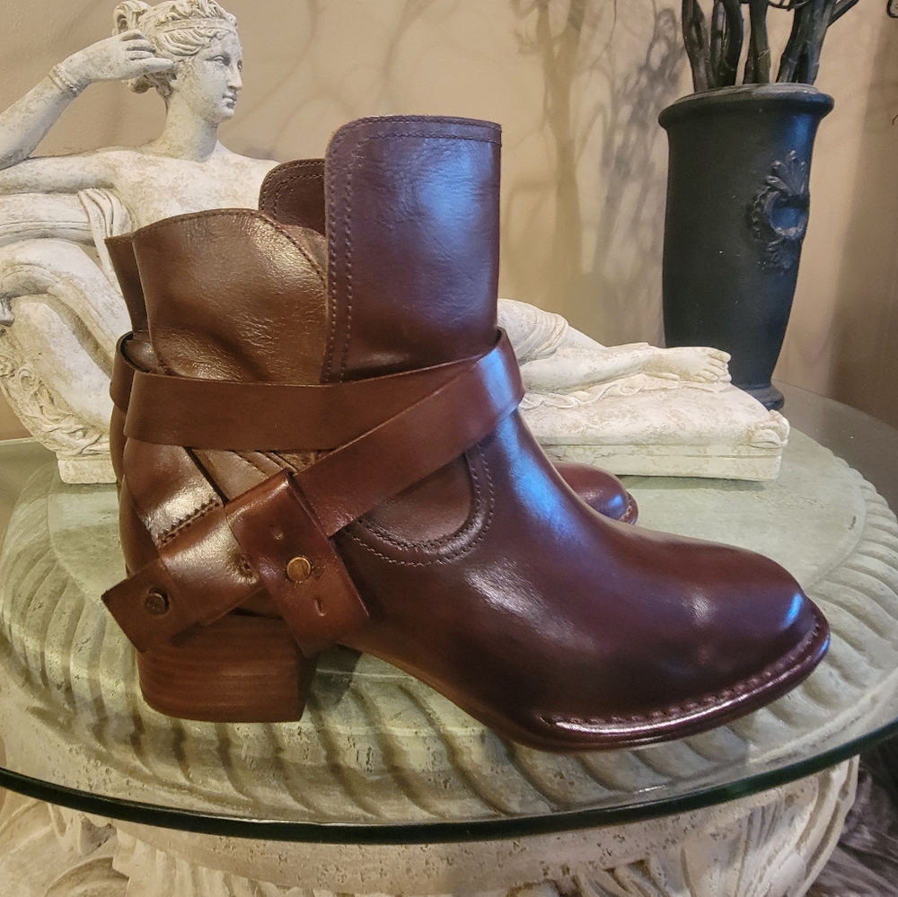 Ugg Elysium Leather Boot in Brown 9.5 #443 - Picture 12 of 17